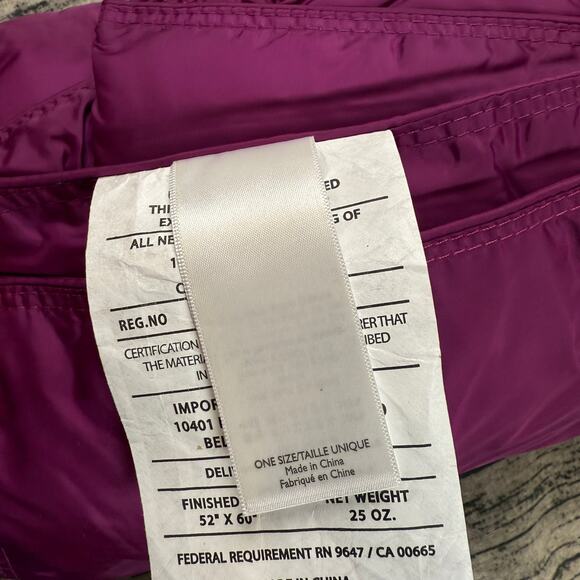 NWT Eddie Bauer Packable Travel Throw 52"x60" Blanket Compact Down Alternative - Picture 5 of 7